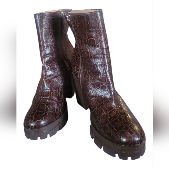 Schutz Gwendoline Dark Brown Mid Calf Faux Leather Croc-Embossed Heeled Boots 11 - Picture 8 of 8